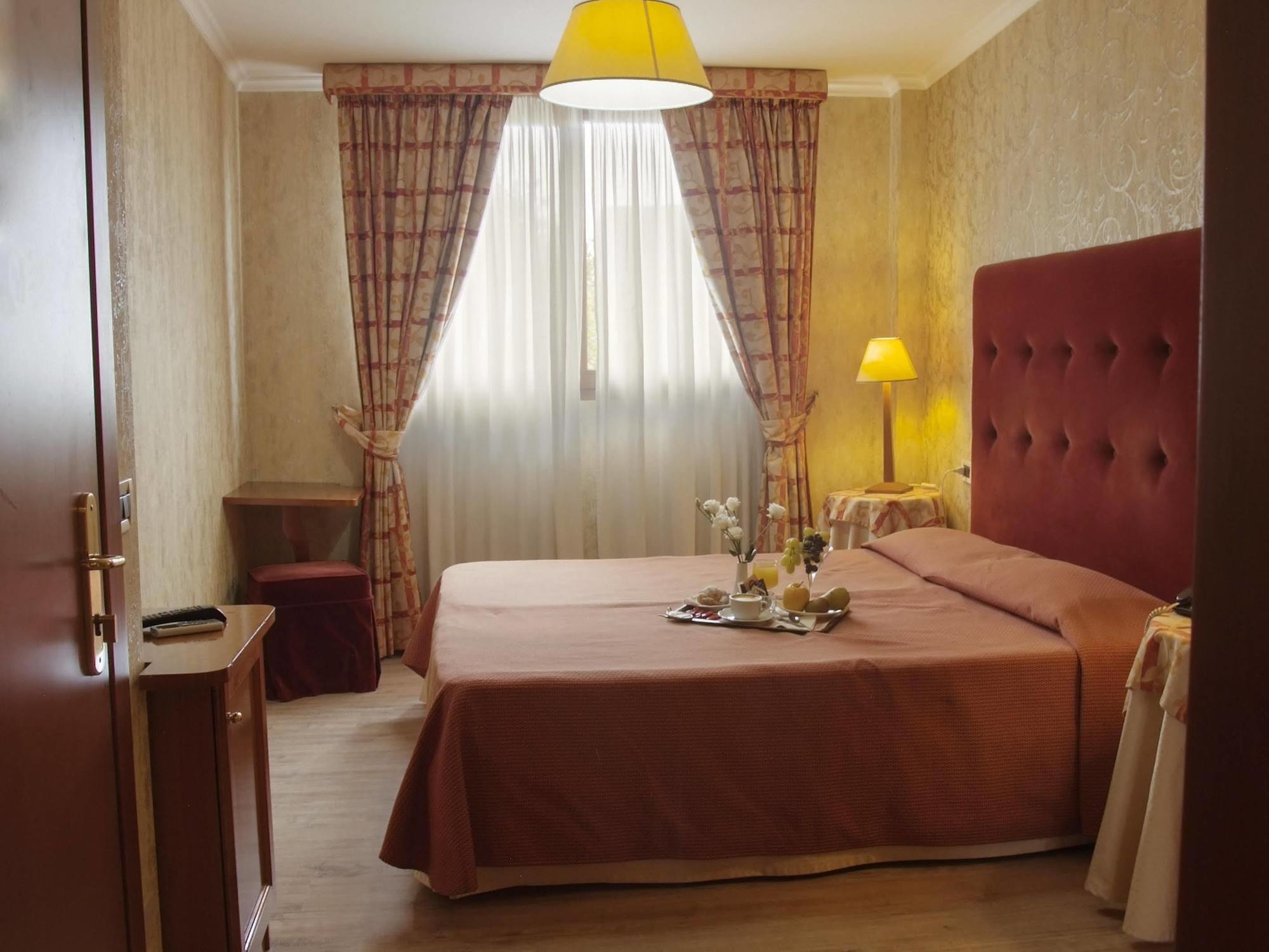 Hotel Villa Rosa Рим Экстерьер фото